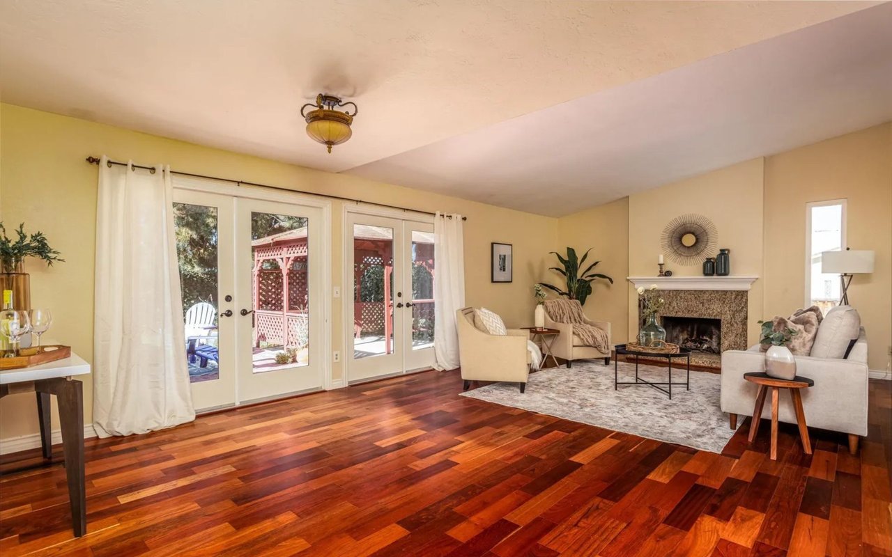 10803 Avenida Catherina