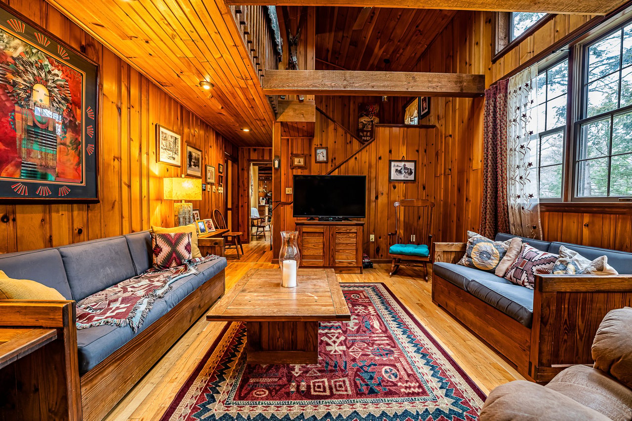 2716 Mountain Road