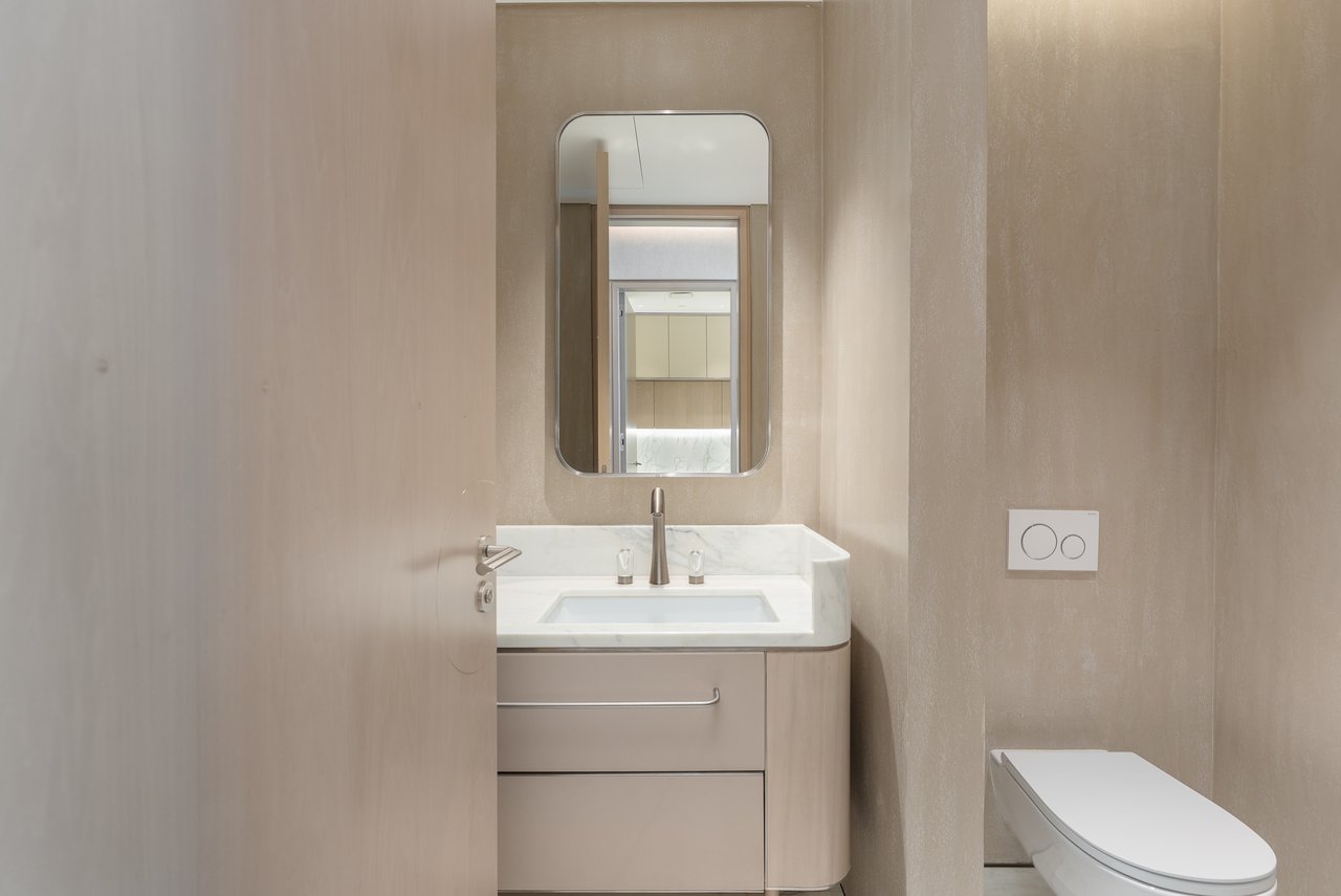 Four Seasons Private Residences - Apartment