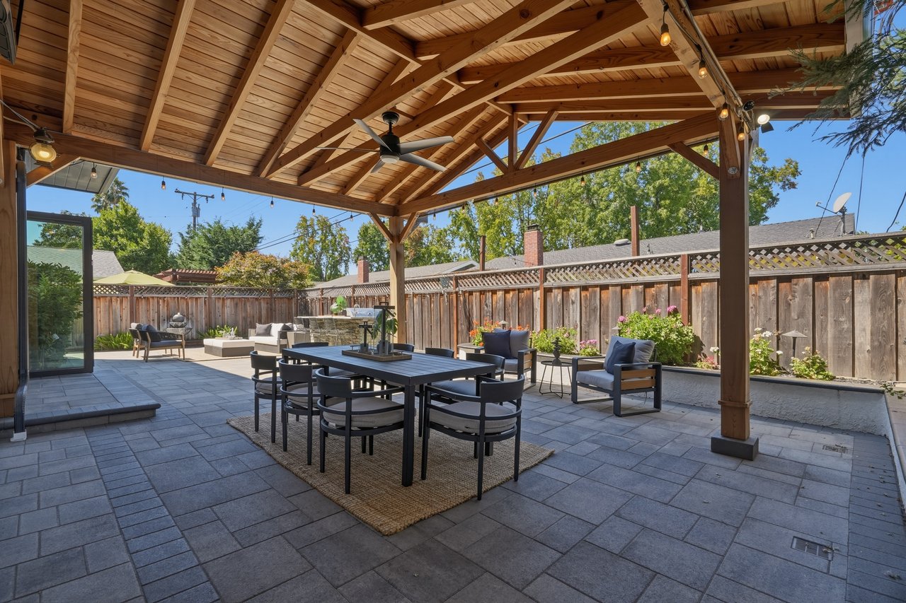1257 Woodlawn AVE