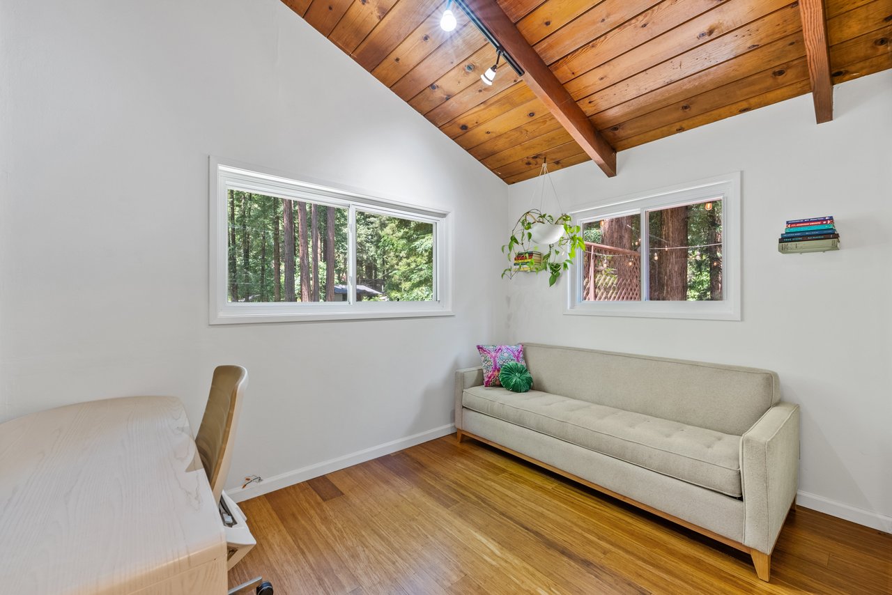 620 Knoll Way, Felton