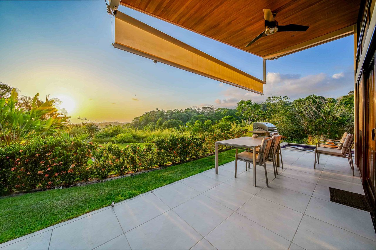 Guest House and Infinity Pool Ocean View Luxury Estate