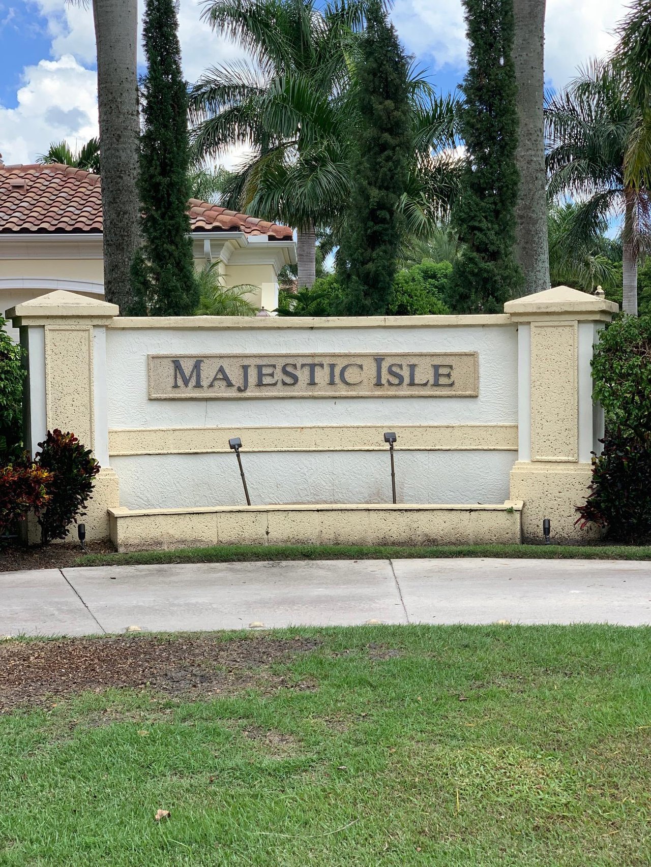 Majestic Isle