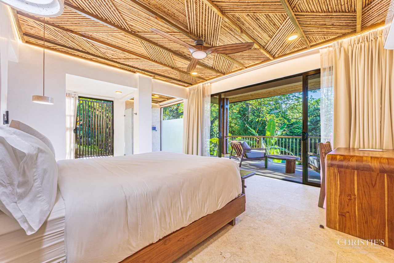 Luxury Hotel Boutique with Ocean Views | Walking distance to the beach | 13.2 Acres