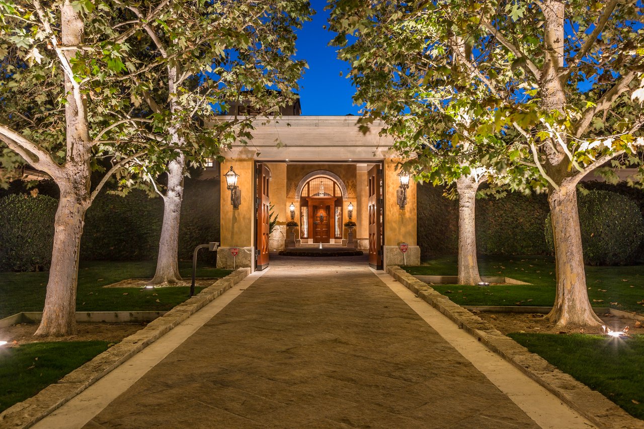 60 Beverly Park