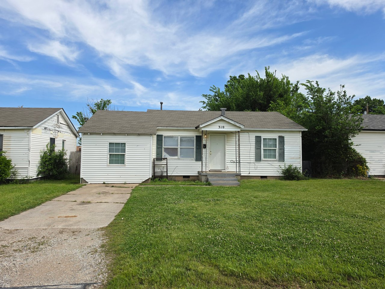 310 W 35th St