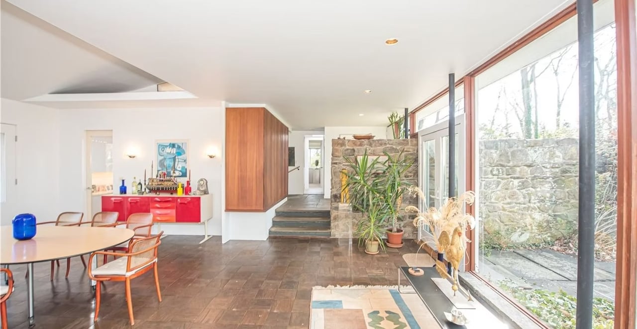 210 Sunset Rd