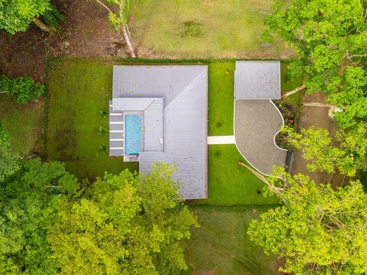 Tres Rios Waterfall House – Nature, Comfort & Elegance Combined, Brand New Construction with Warranty!