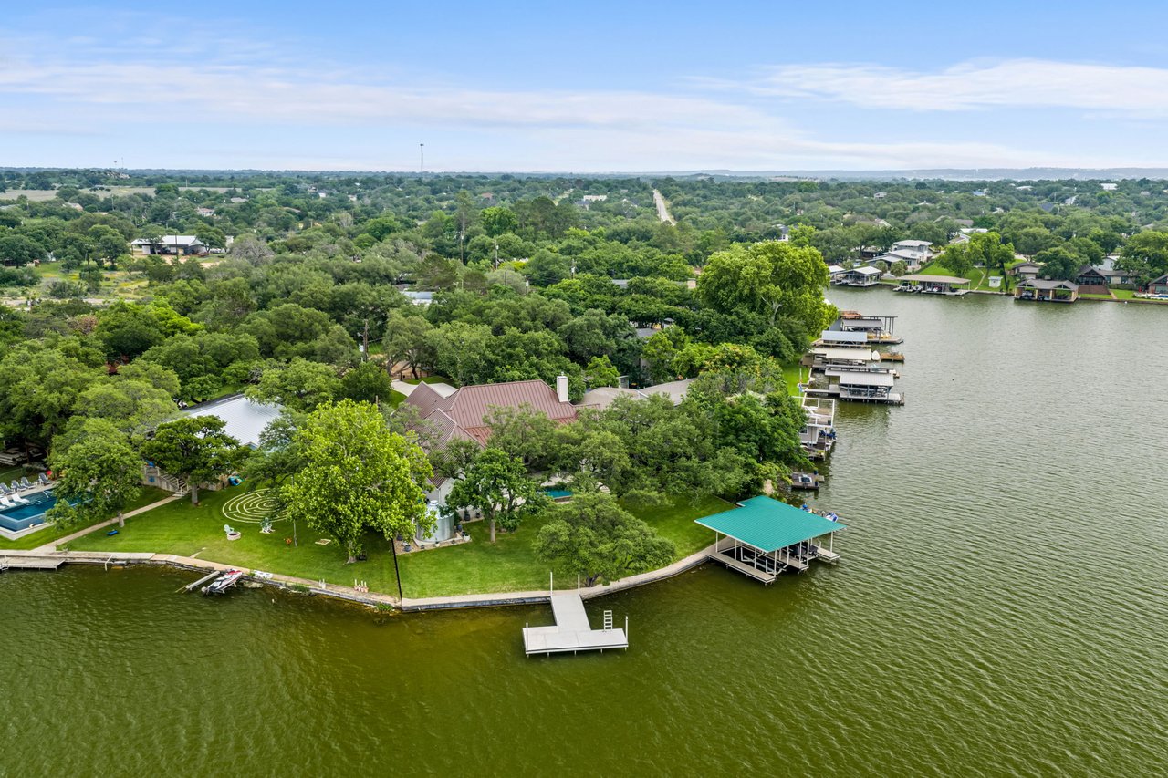 1131 N Shorewood Drive