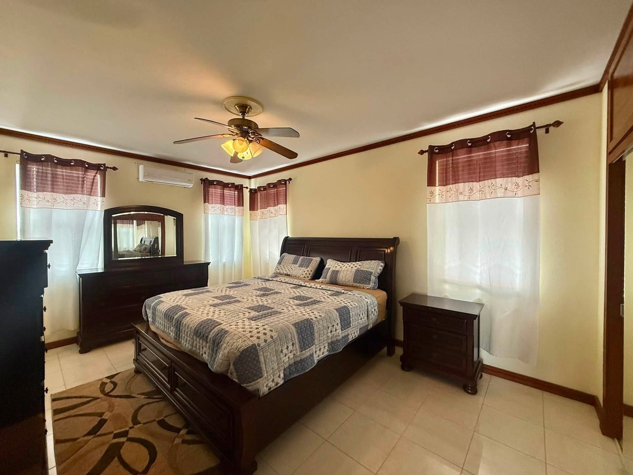 1152 Mount Healthy 3 Bedroom Apartment