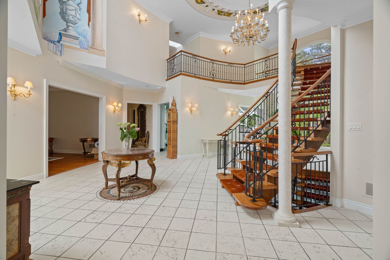 Neoclassical Residence