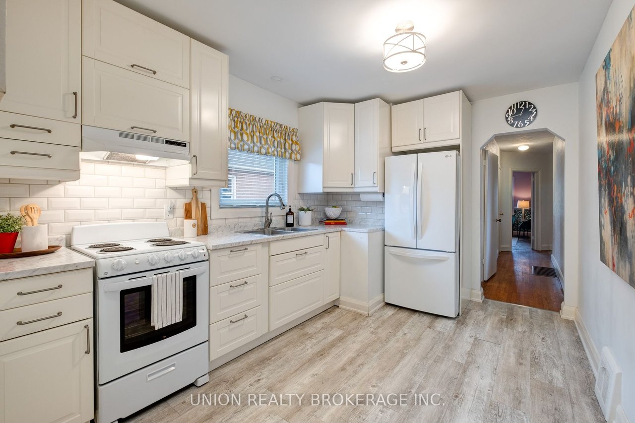17 Stamford Sq S