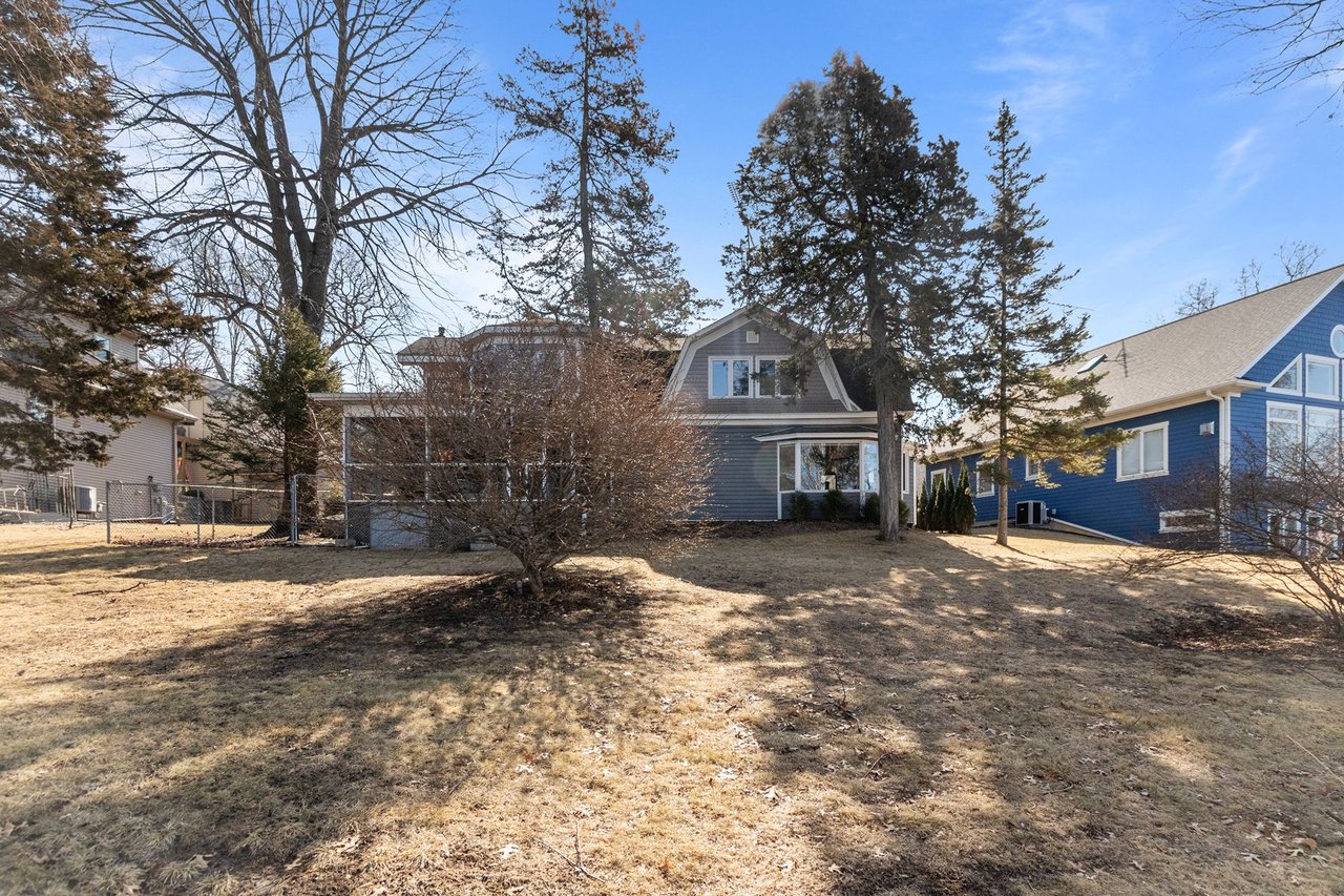 W2632 Oakwood Beach Road