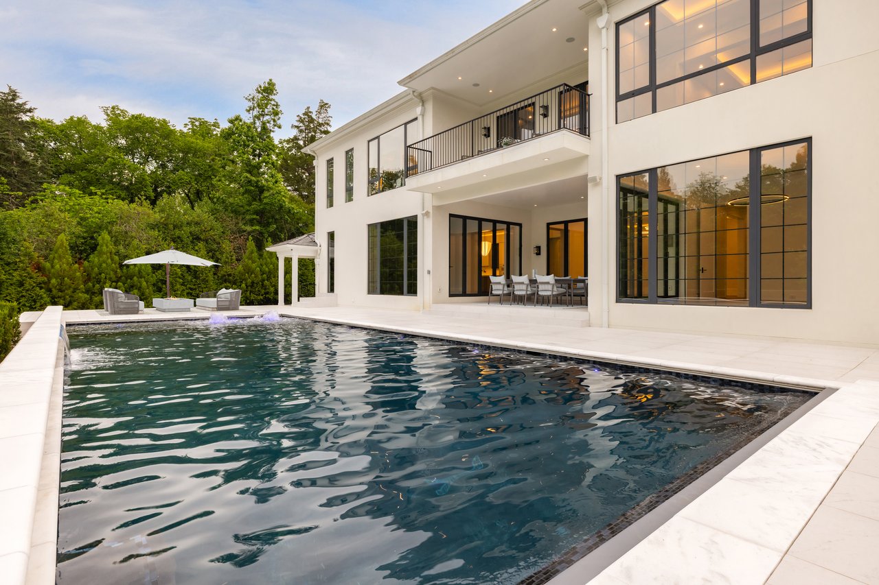 1102 Chain Bridge Road