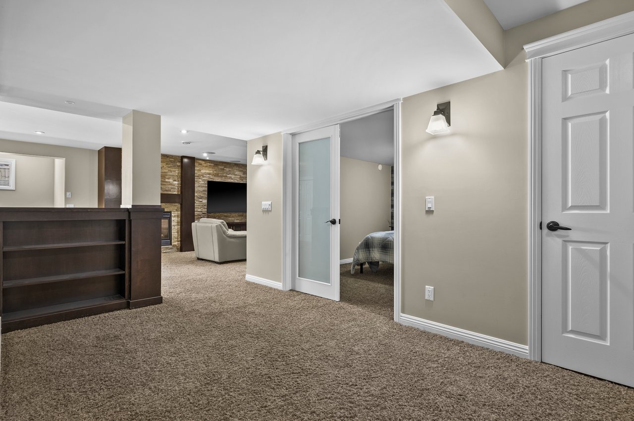 311 Royal Oak Circle NW