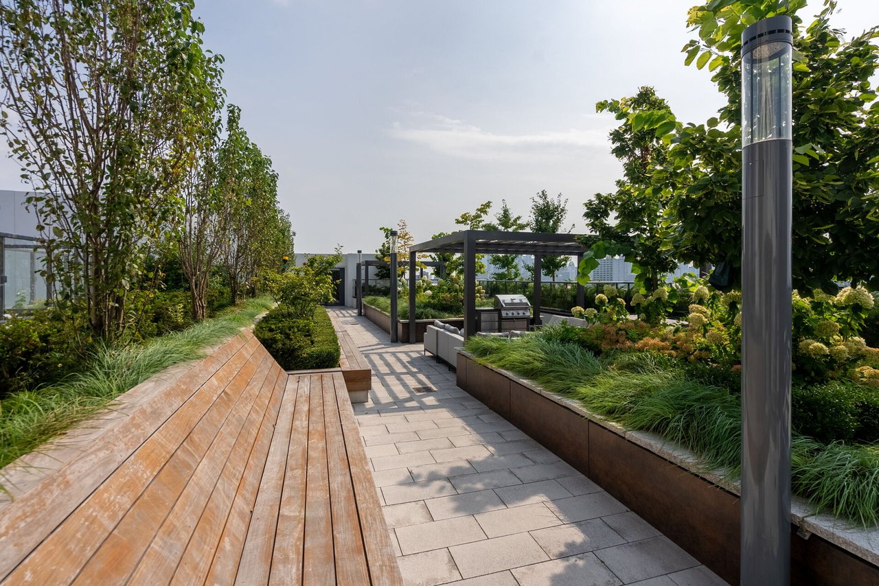 A Grande Penthouse In The Annex