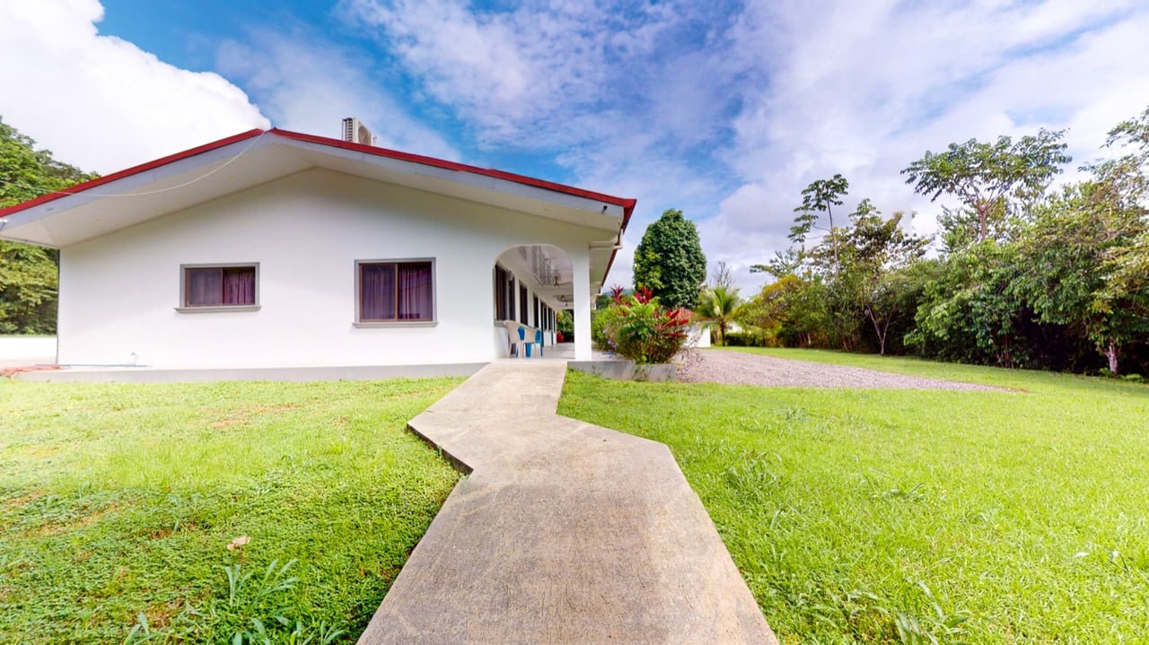 Versatile Multi-Unit Property with Income and Expansion Potential