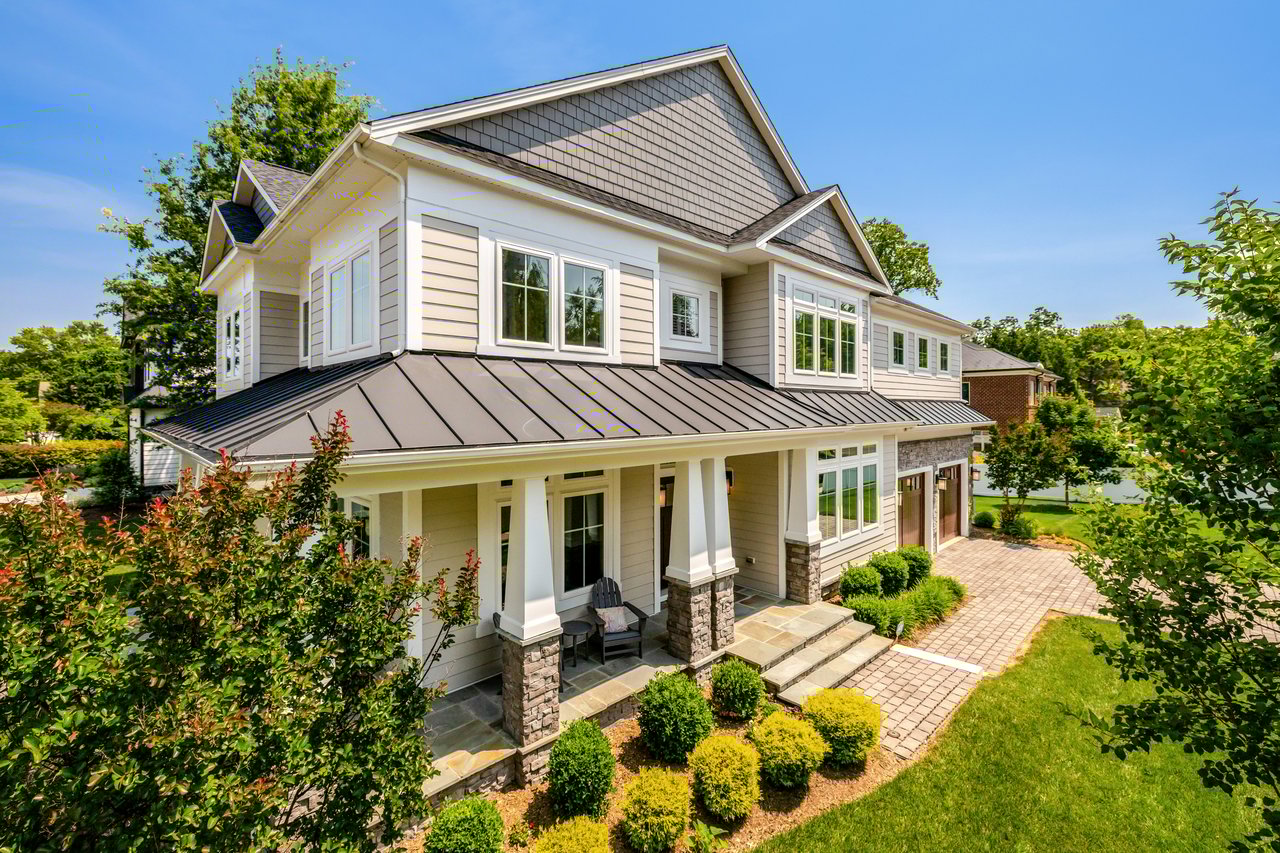 300 Jade Ct NW