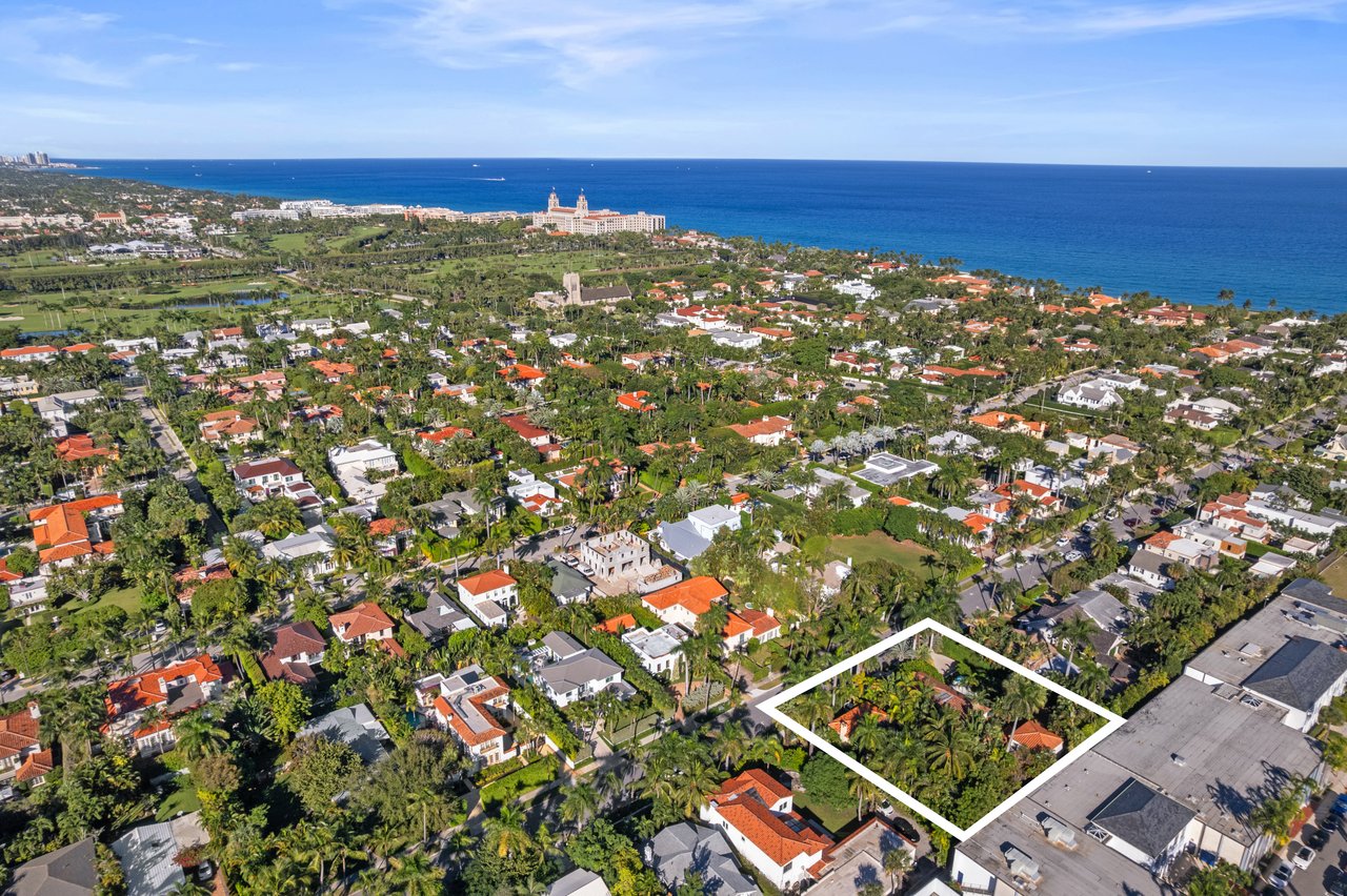 Double Lot Charmer In Town