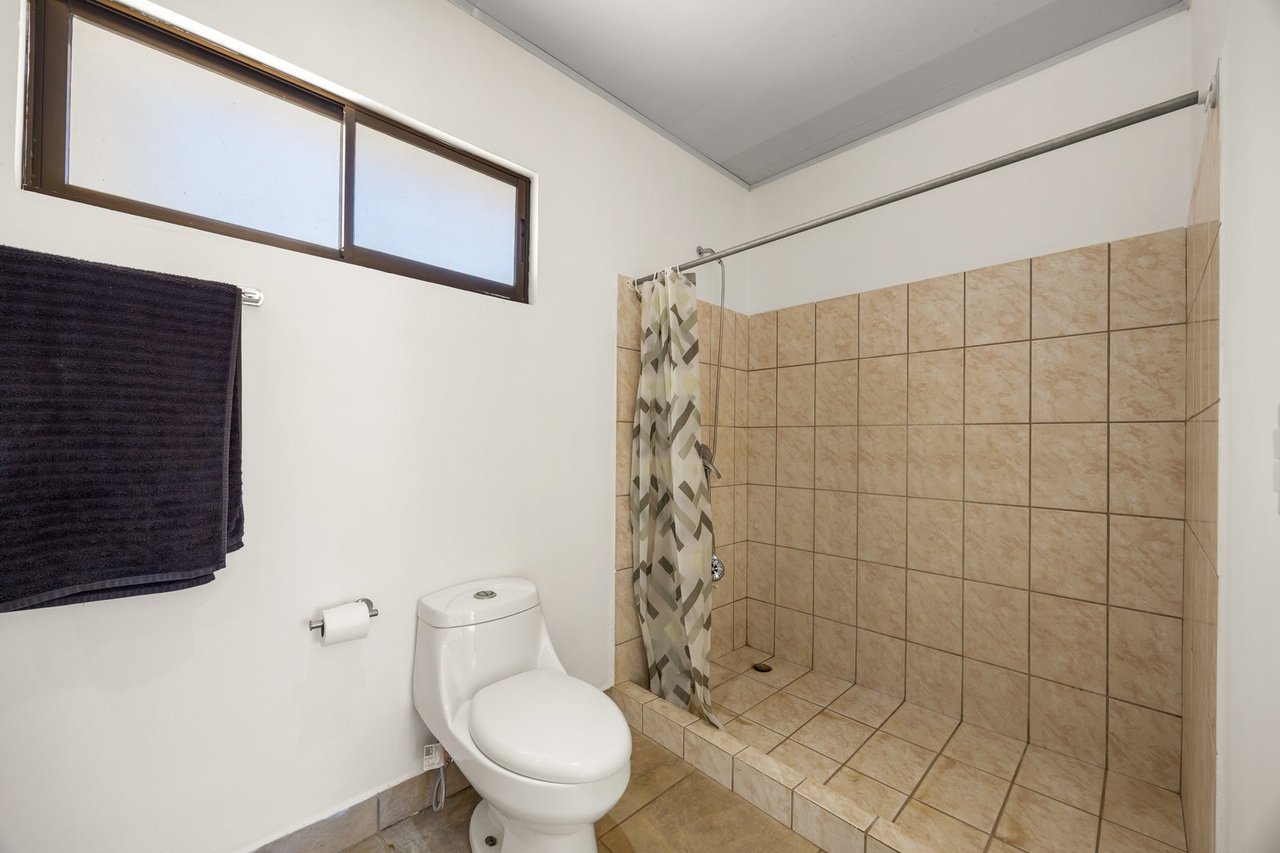 Coastal Tropical Walkable Home, Tamarindo, Guanacaste