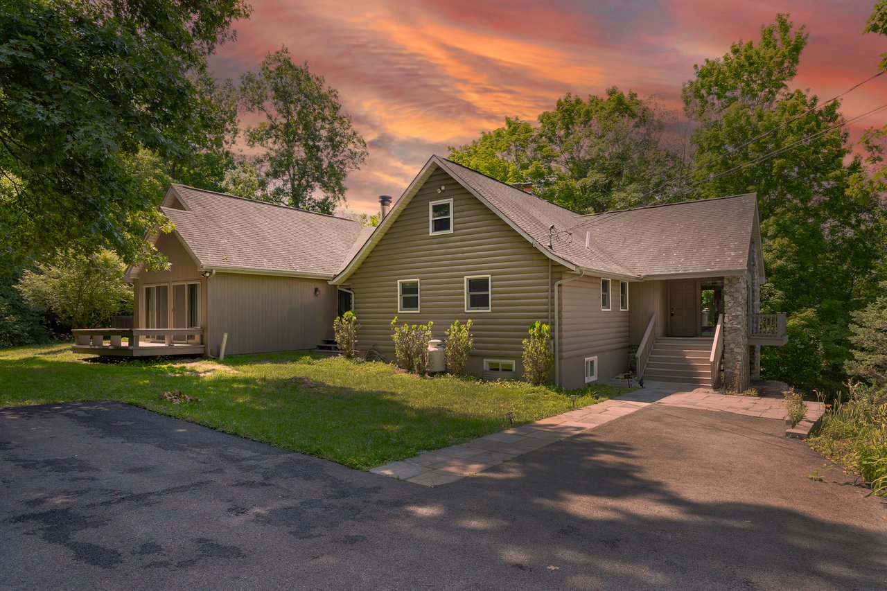12 Wolf Lane