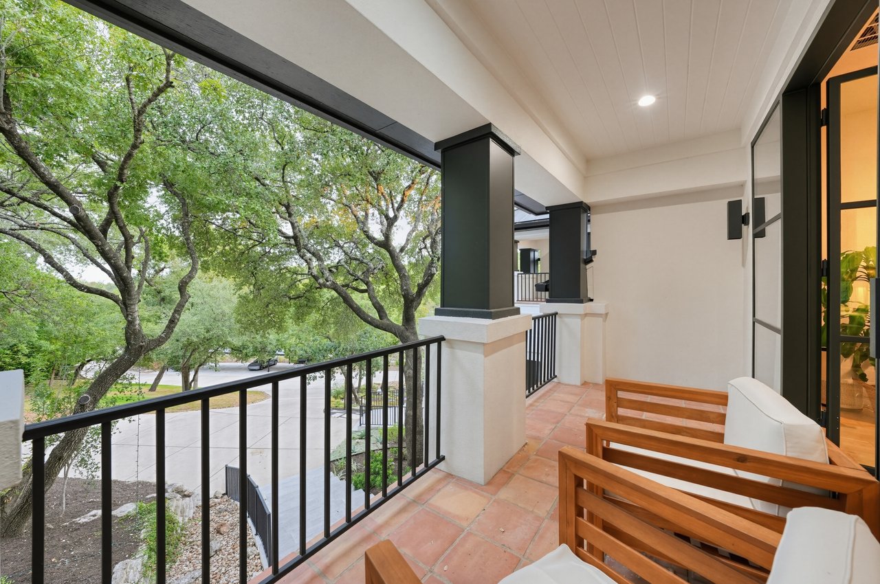 THE CANOPY 3.3 private acres in the heart of West Lake Hills.