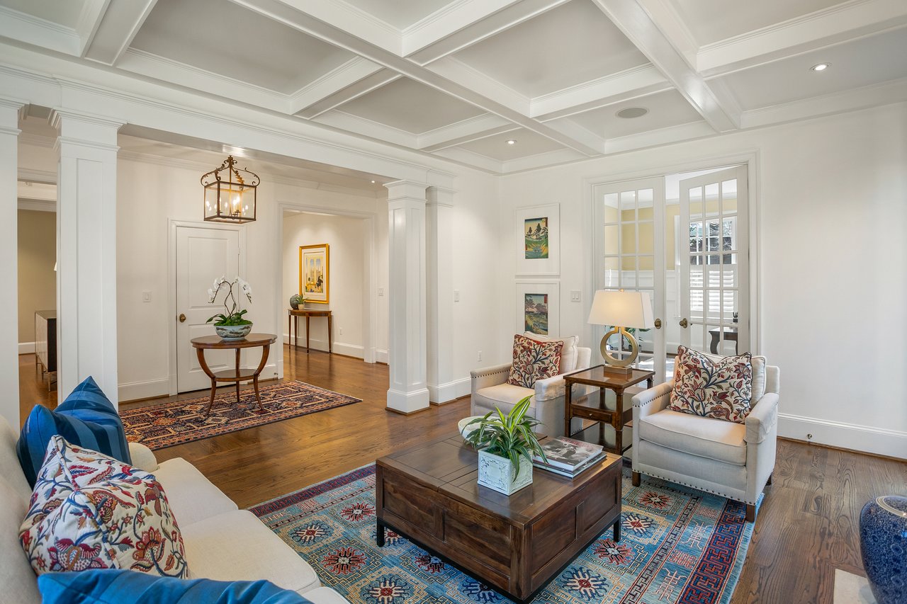 5025 Linnean Ave NW, Washington, DC 20008