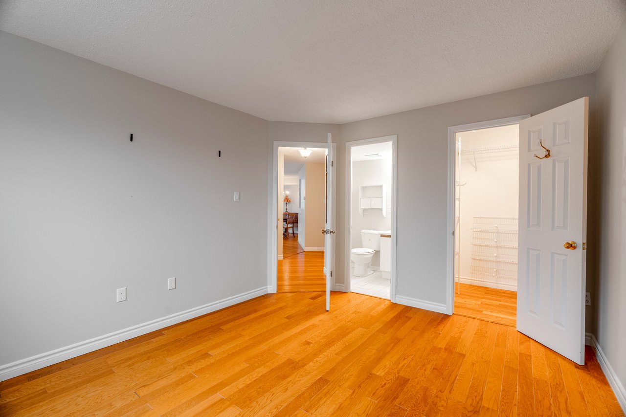 beautiful 2 bedroom 2 bath Condo in downtown London