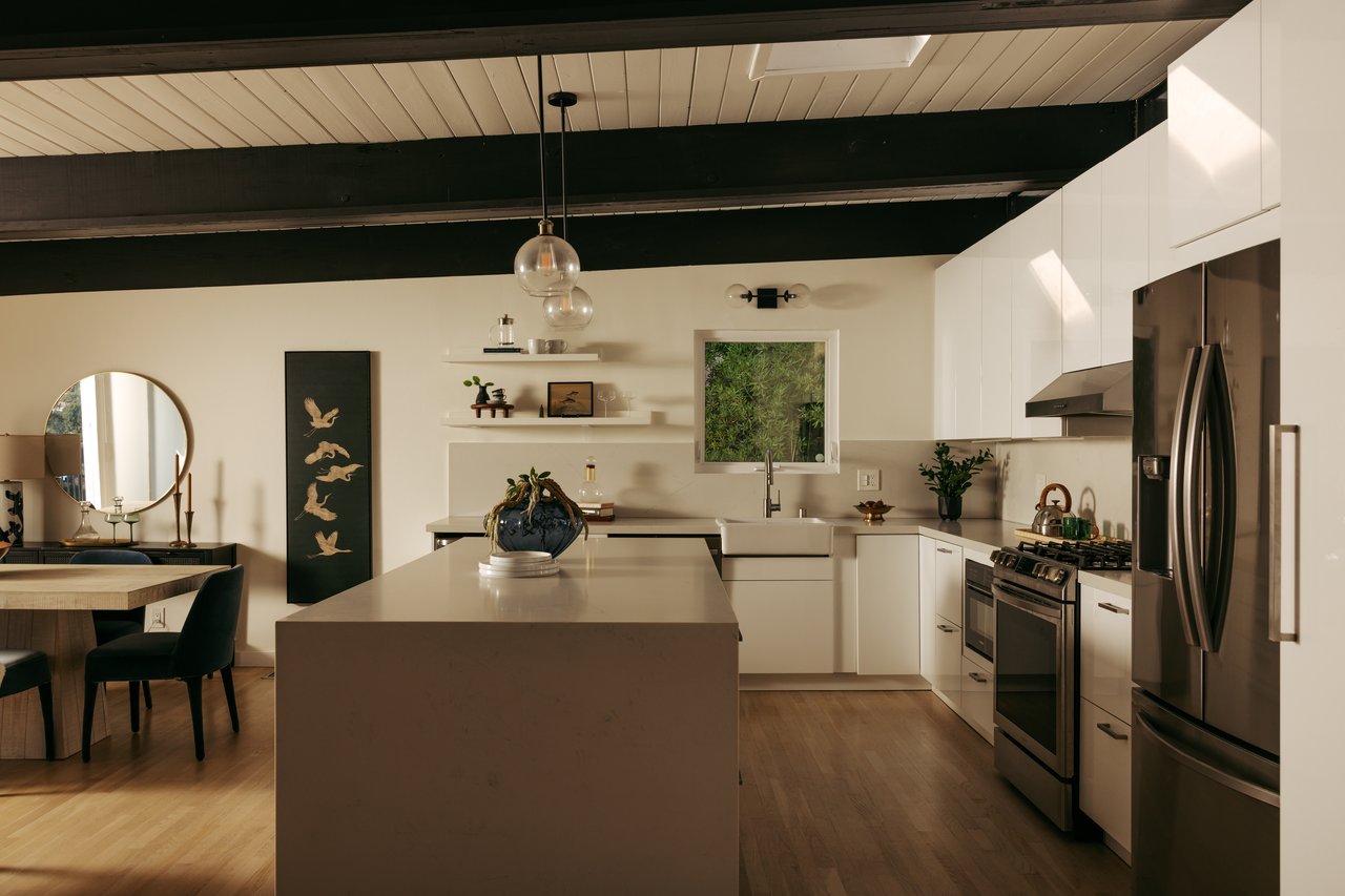 2808 Lambert Dr, Hollywood Hills 