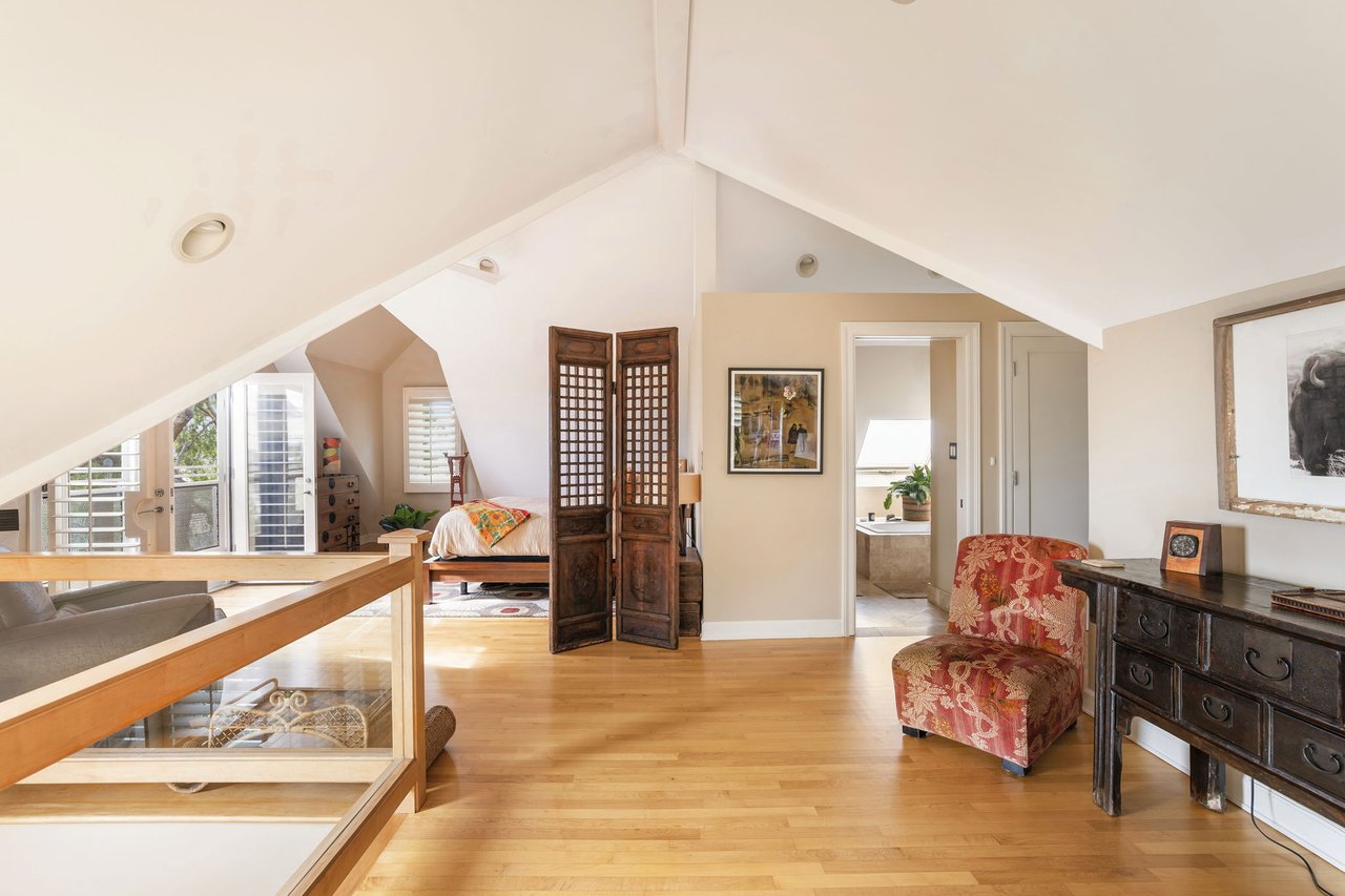 2536 Beverley Ave, Santa Monica 