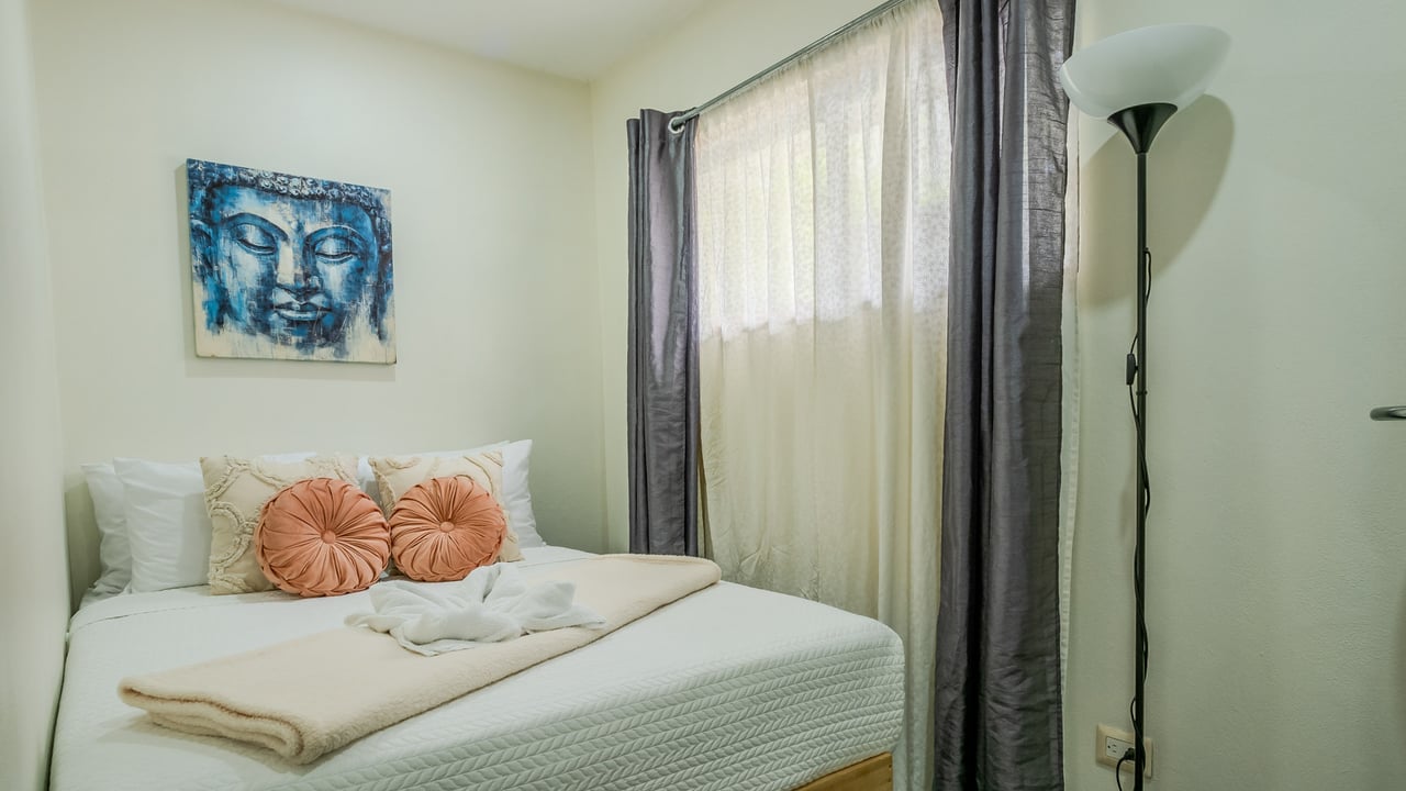 Tropical 3-Cabin Home with Pool and Gardens in the Heart of Uvita