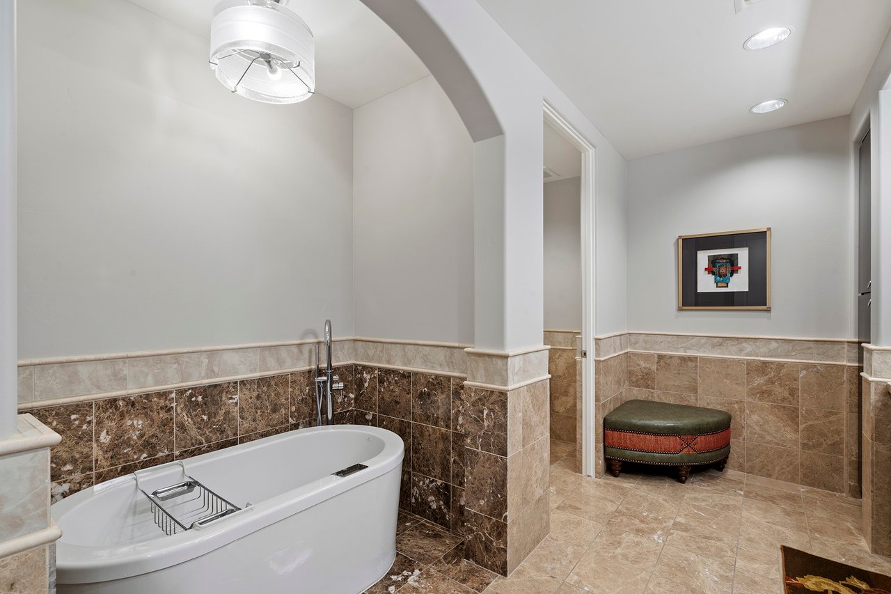 15802 N 71ST Street, 551
