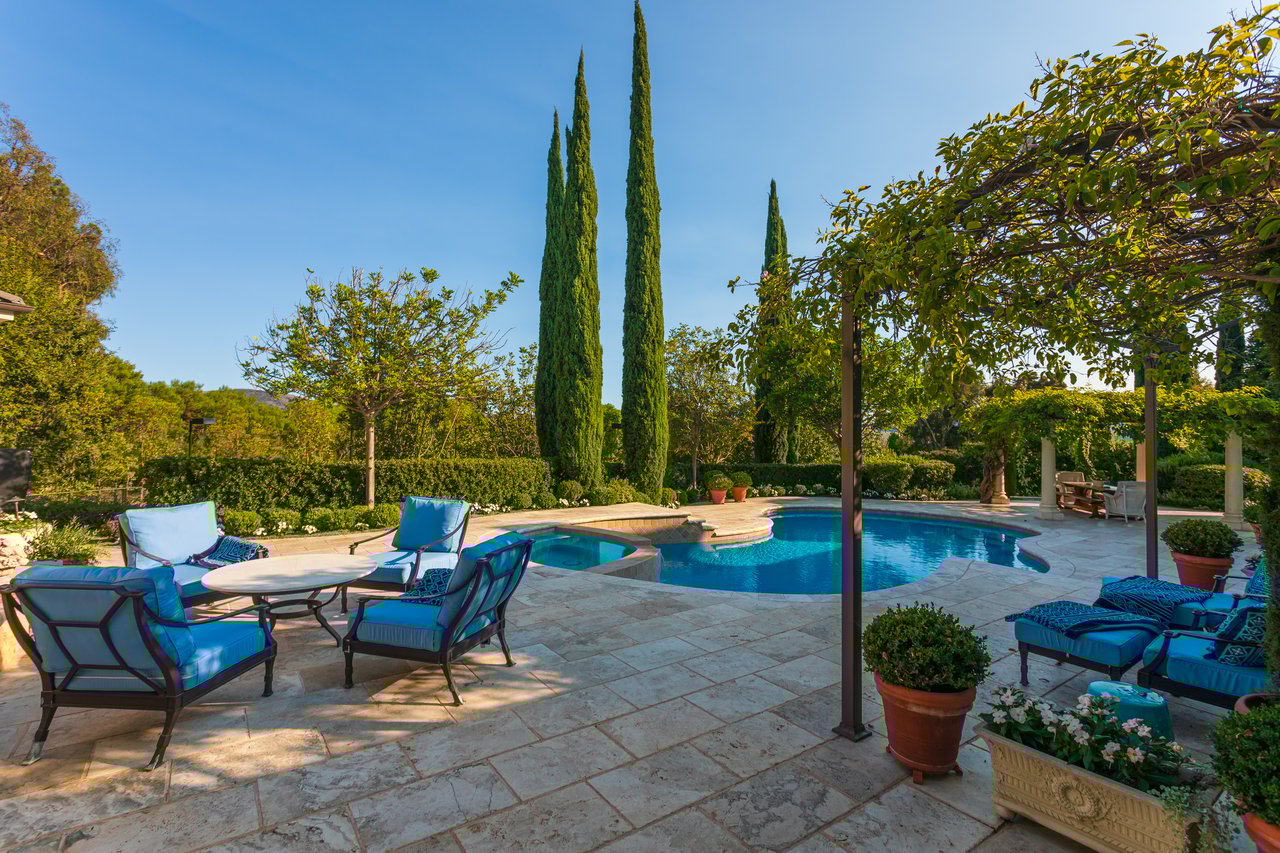 30602 Hunt Club Dr