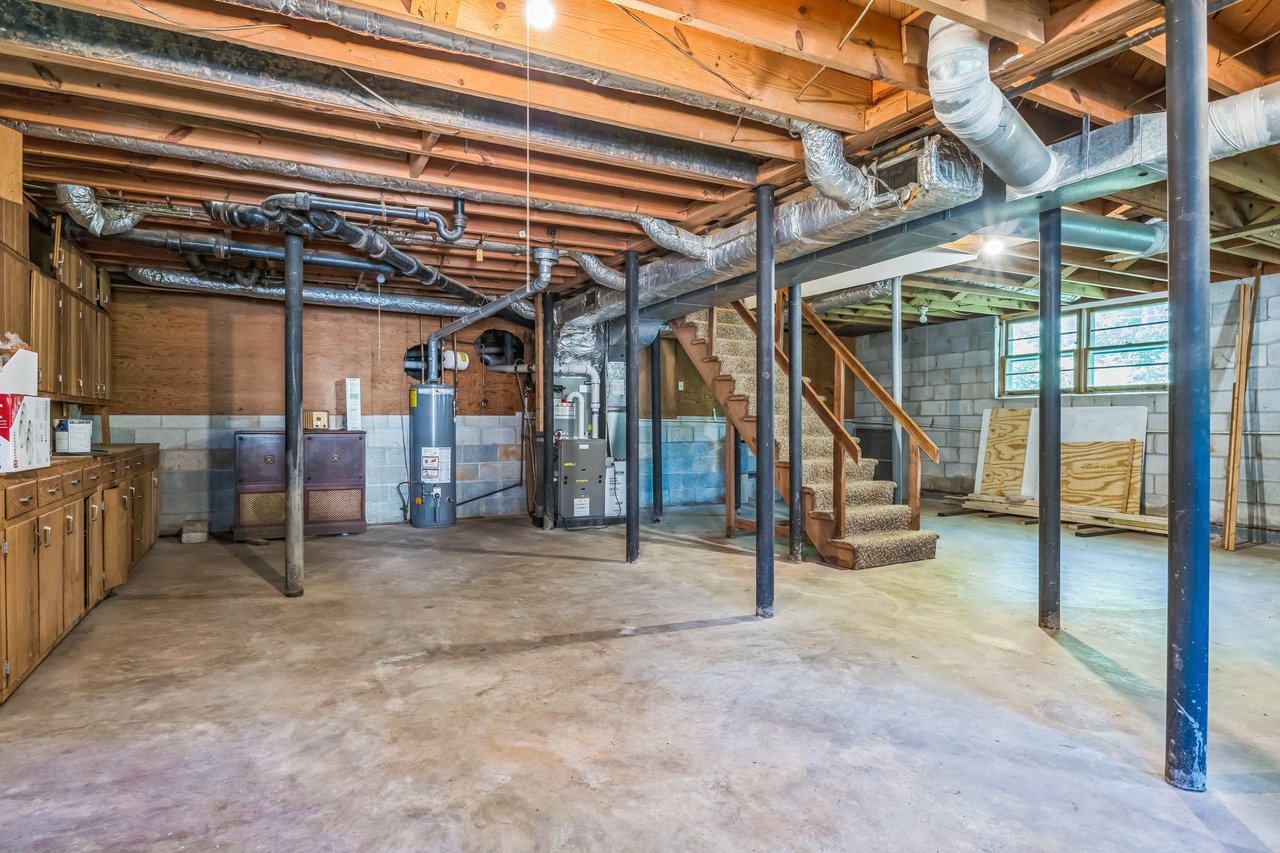 1646 Rainier Falls