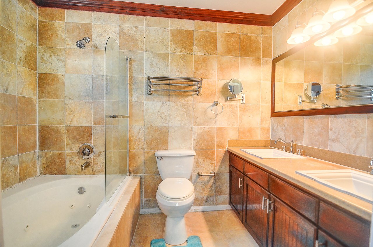 Unit #8 Crystalliyah Townhouse