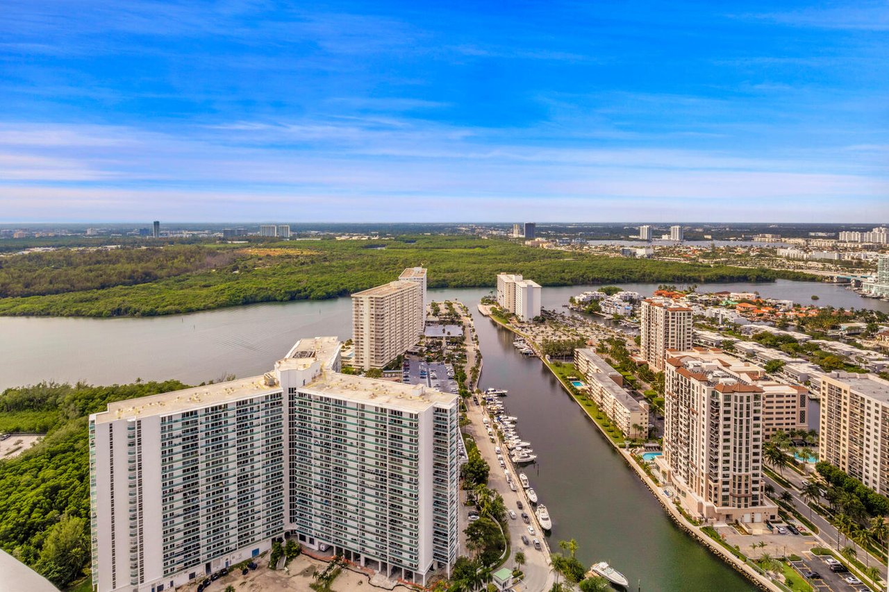 Luxury Home In The Sky | Ritz-Carlton Residences