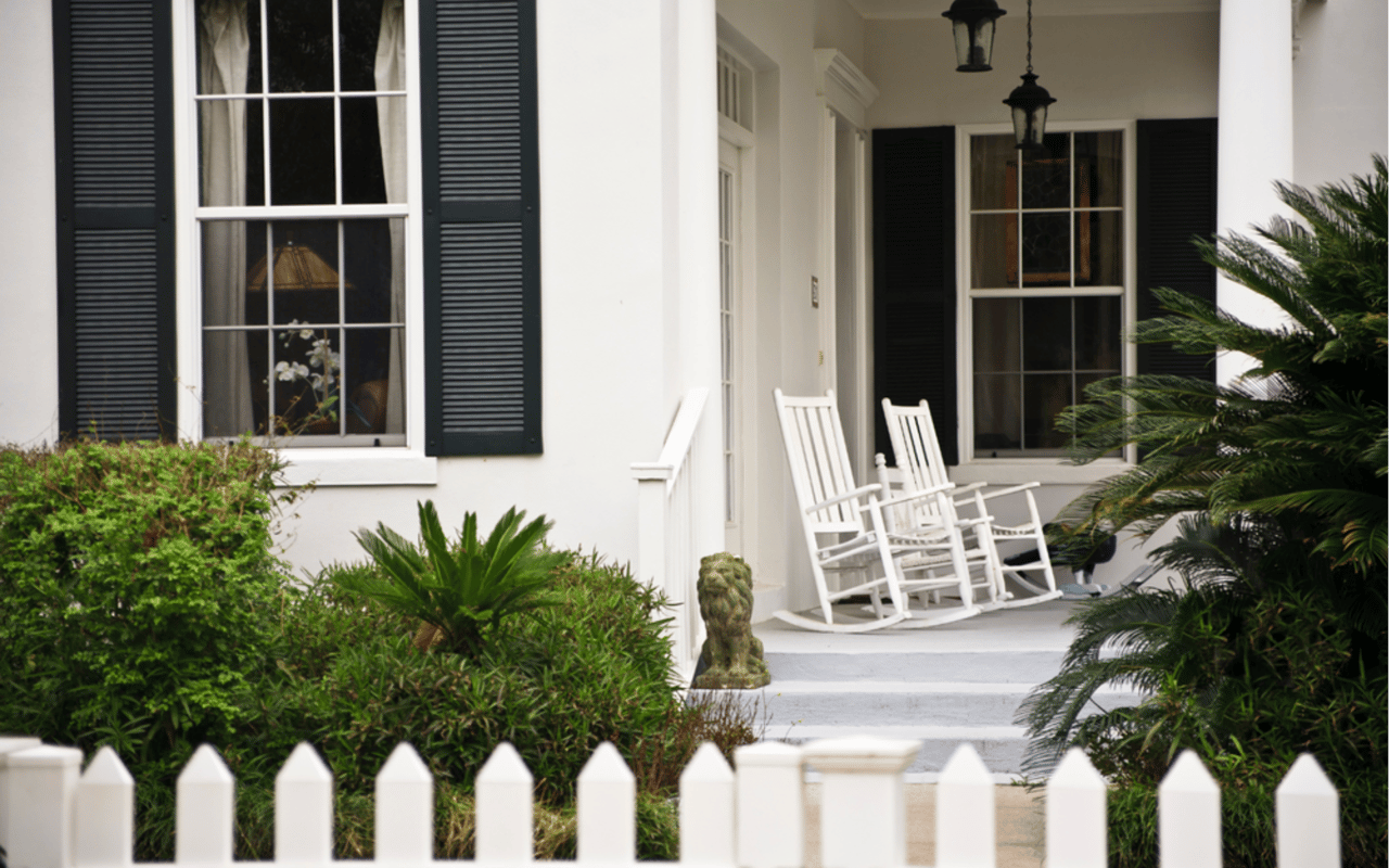 Jersey Shore Homes: Winter Curb Appeal Wonders