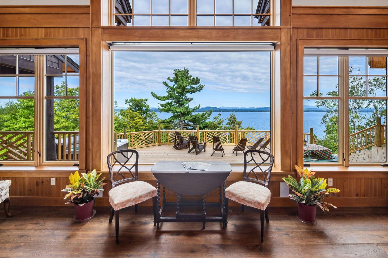 2226 Lake Shore Road