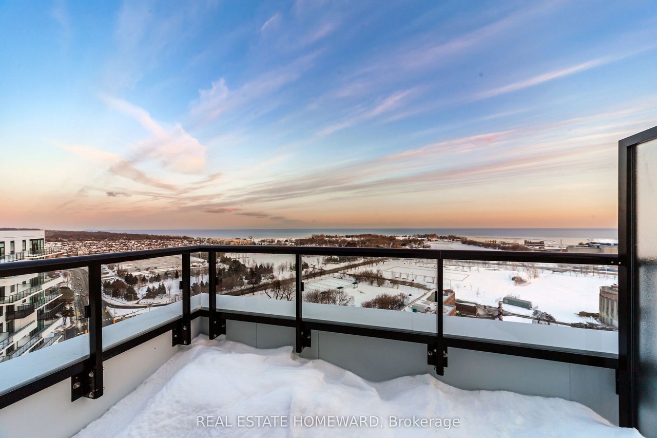 PENTHOUSE BY THE BEACHES 