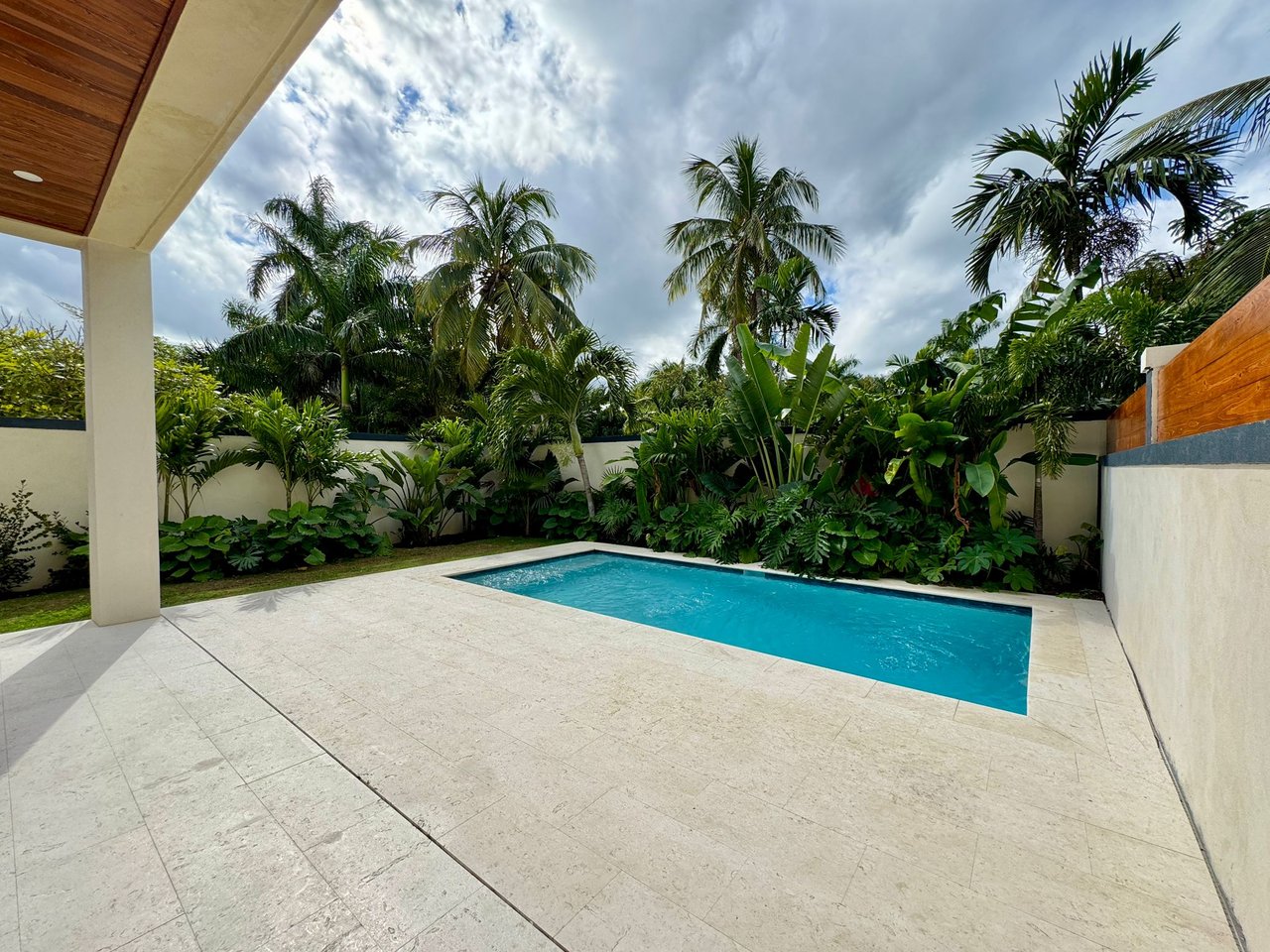 15 Balmoral, Sanford Drive