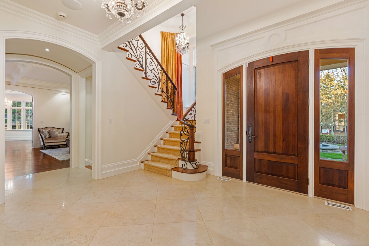 1081 Argyle Drive, Oakville