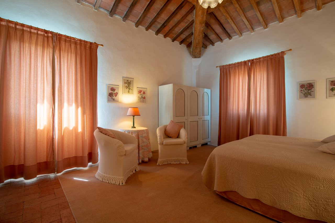 Charismatic B&B in Rolling Hills of San Gimignano