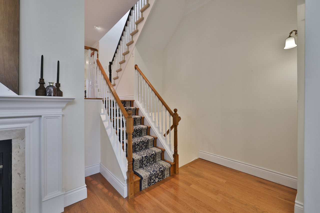 86 Forsythe Street, Oakville