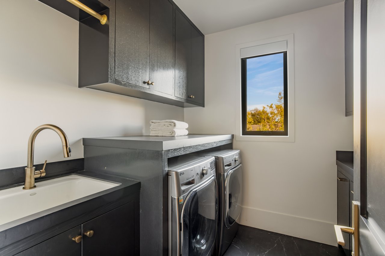 4533 Gentry Ave, Studio City