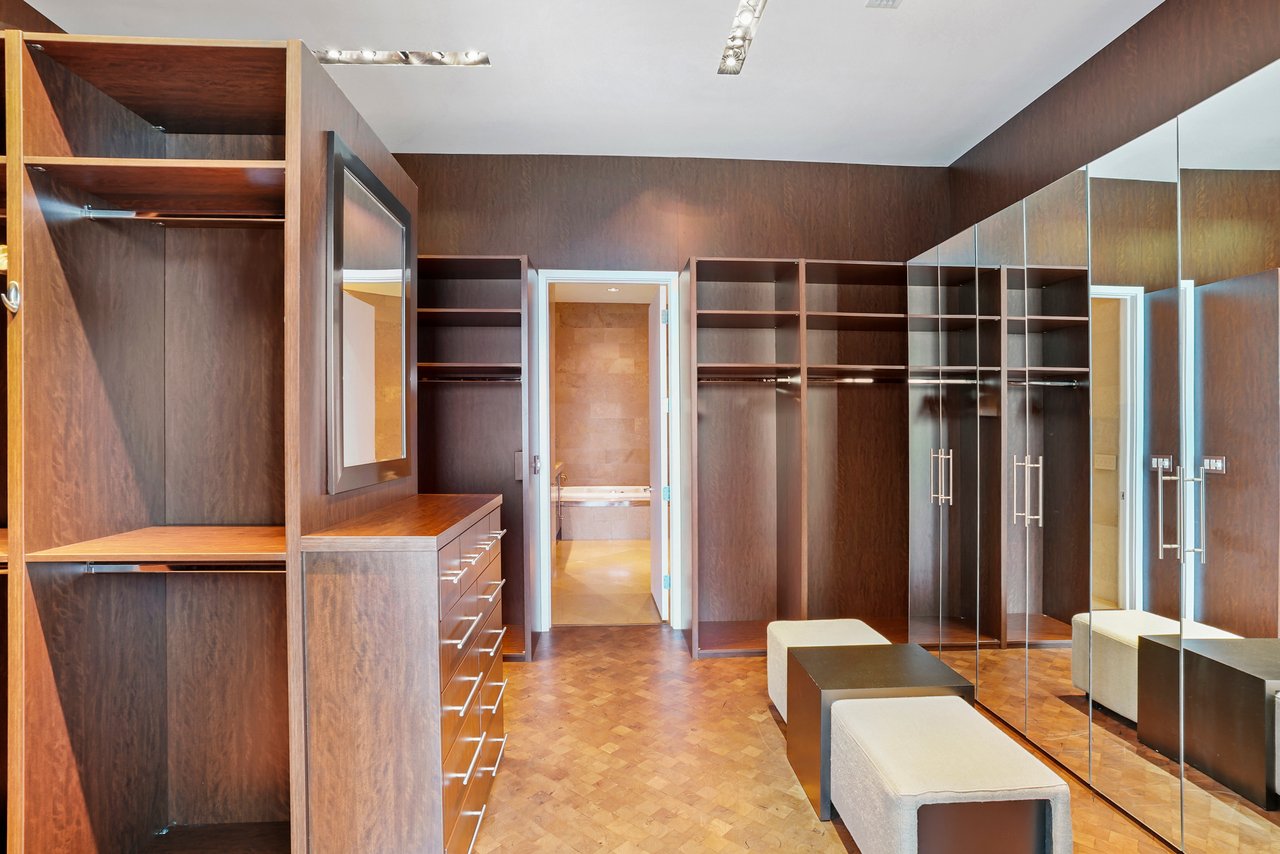 5959 Collins Ave Unit: PH2007, Miami Beach, FL 33140