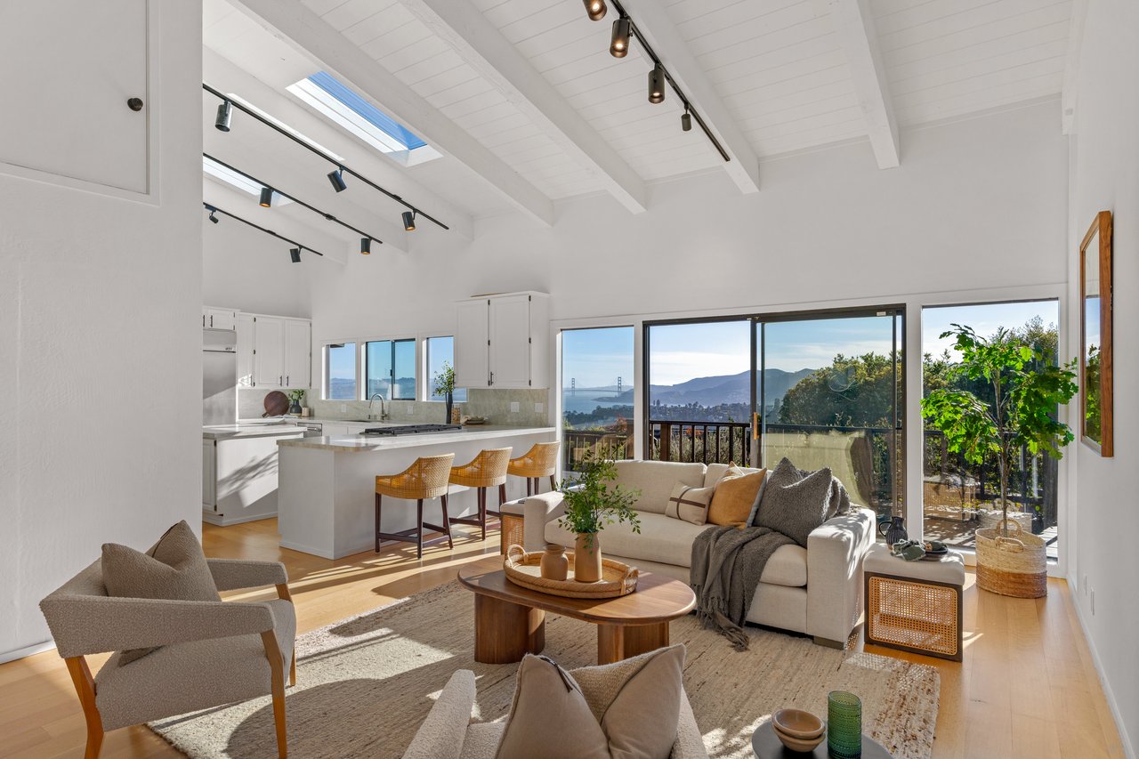 Sweeping Views of San Francisco and the Golden Gate Bridge