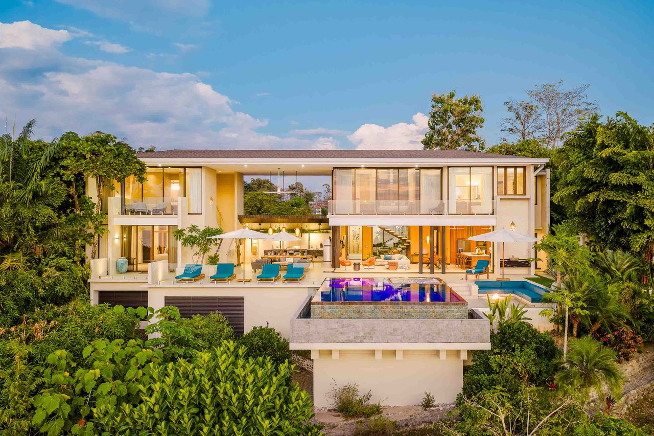 Casa Nola, Luxury Villa in Gated Community La Reserva