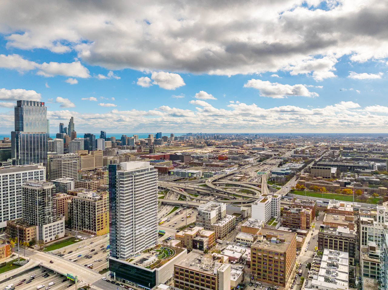 939 W Madison Street Unit: 301