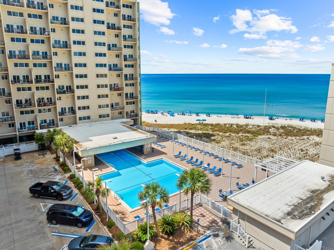 Pinnacle Port Condominium