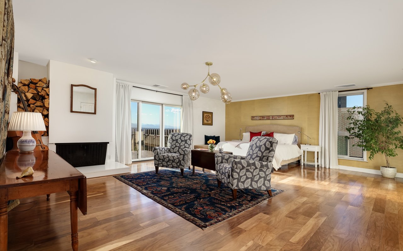 460 S Marion Parkway, 2000